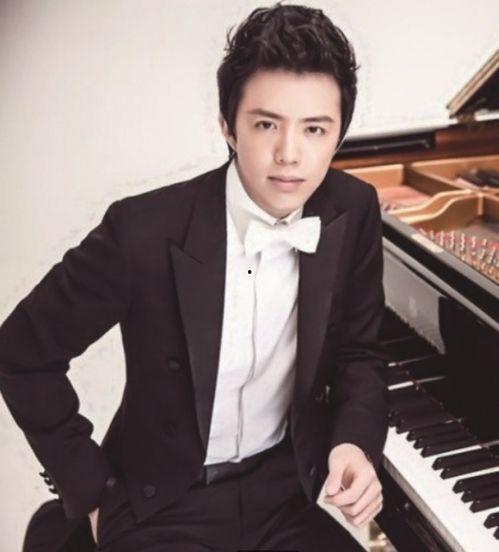 李云迪多个艺人上线吃瓜,从钢琴王子到吃瓜焦点